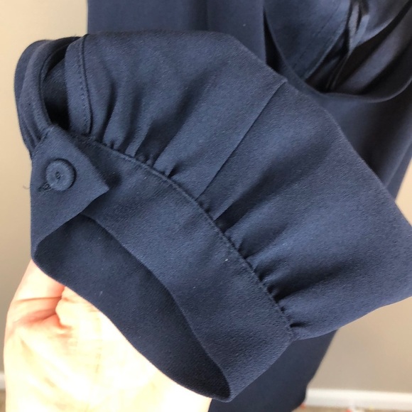BCBGMaxazria Navy Cold Shoulder Dres Size Medium - Picture 4 of 8